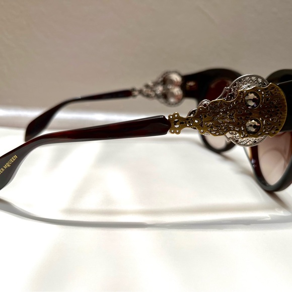 Alexander McQueen Skull sunglasses - Picture 2 of 8